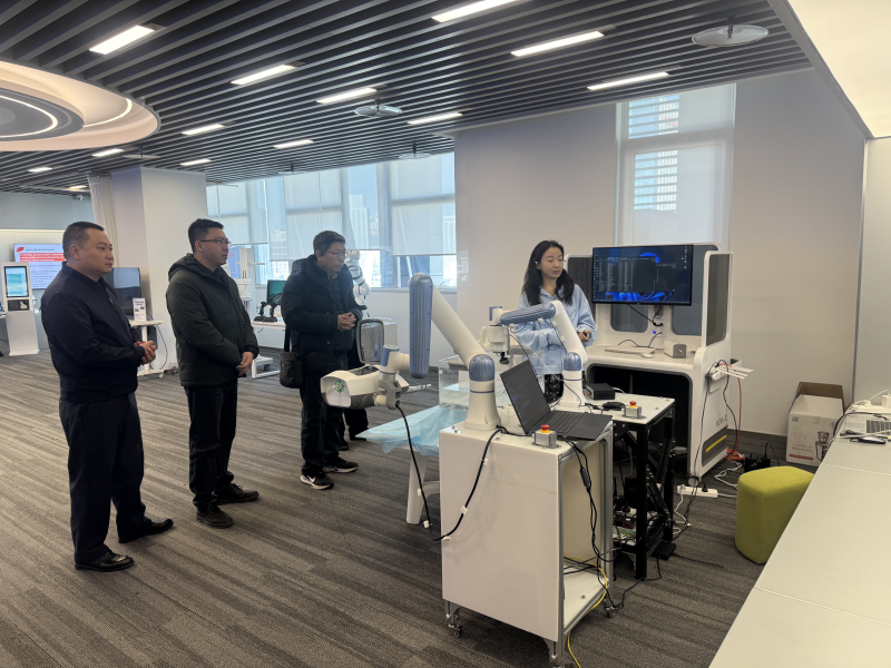 伟德国际1949赴成都对接华西医疗机器人项目